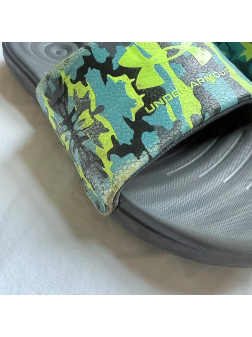 Under Armour Youth Camo Slide Sandals Green Black Blue Slip-On size 4Y